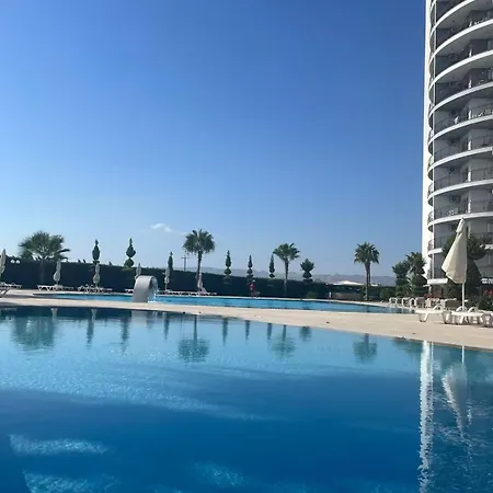 Edelweiss Apartament Trikomo